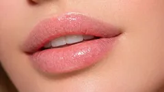 リップはもう時代遅れ。新トレンドで唇がもっとふっくら、もっと鮮やかに