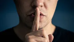 沈黙が言葉より雄弁なとき:口数の少ない人の特徴を心理学者が解説