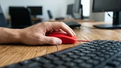 あなたのマウスはおそらく適切なUSBポートに接続されていません――その理由とは