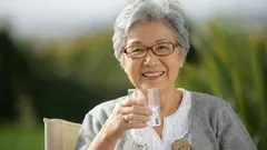 専門家が明かす、50歳以降の人に最適な朝の習慣は1つ