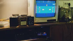 屋根裏部屋をチェックしよう:80年代のレトロな技術品は、高額で取引される