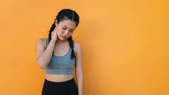 5分間の心地よいストレッチで肩と首の緊張をほぐす - トレーナーのアドバイス